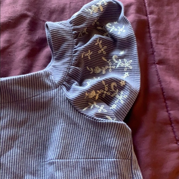 Large off the shoulder top - Picture 2 of 4